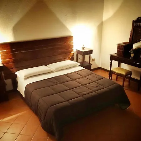 Lalchimista Del Borgo
